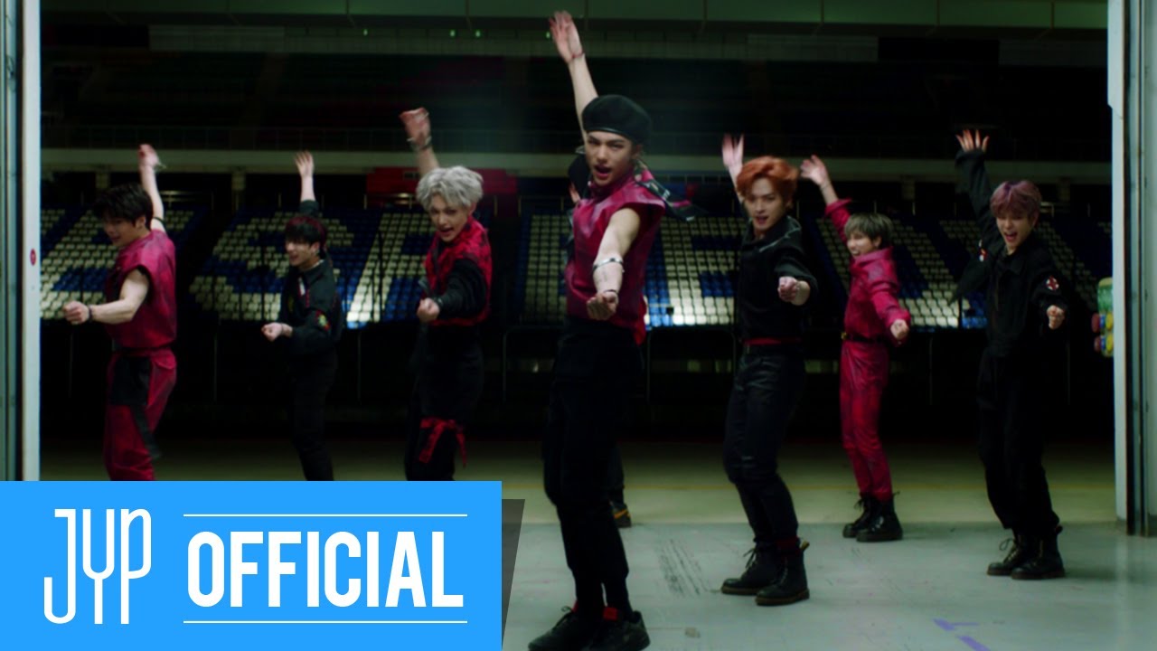 Funny K-Pop Dance